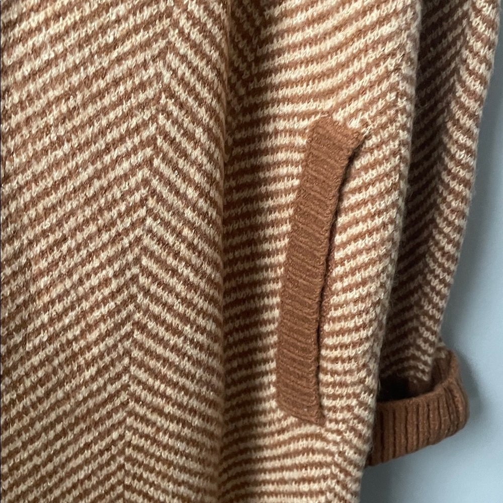 Badgley Mischka Long Tan Herringbone Cardigan NWT - Picture 7 of 8
